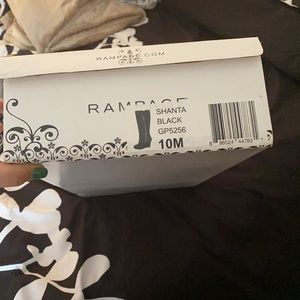 Knee high boots, black size 10m